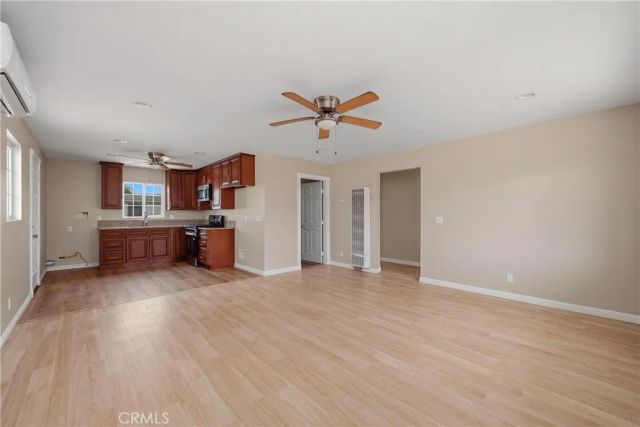 221 Pleasant View, Colton, CA 92324