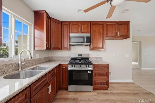 221 Pleasant View, Colton, CA 92324