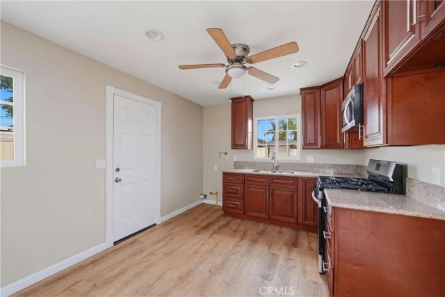 221 Pleasant View, Colton, CA 92324