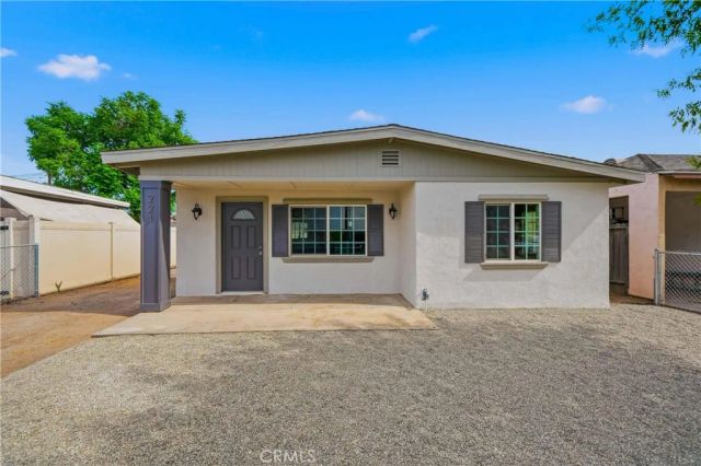 221 Pleasant View, Colton, CA 92324