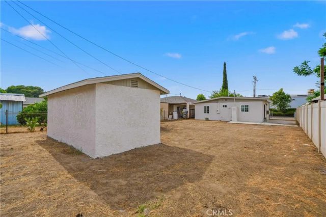 221 Pleasant View, Colton, CA 92324