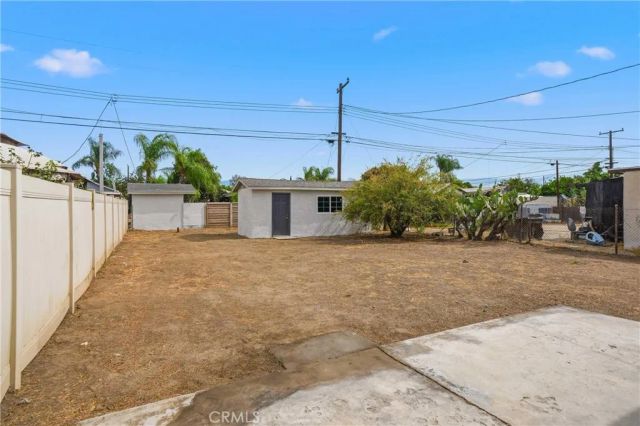 221 Pleasant View, Colton, CA 92324