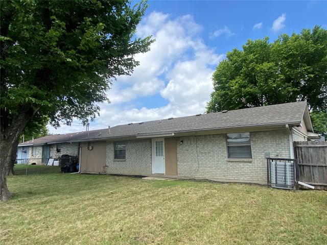 3210 Little River Drive, Dallas, TX 75241