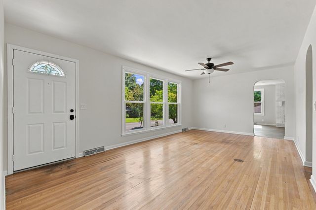 609 Harpeth Pkwy, E, Nashville, TN 37221