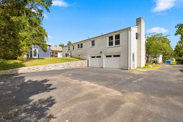 609 Harpeth Pkwy, E, Nashville, TN 37221