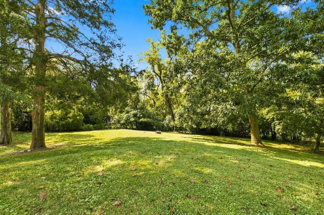 609 Harpeth Pkwy, E, Nashville, TN 37221