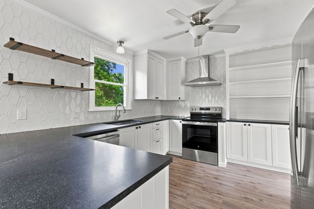 609 Harpeth Pkwy, E, Nashville, TN 37221