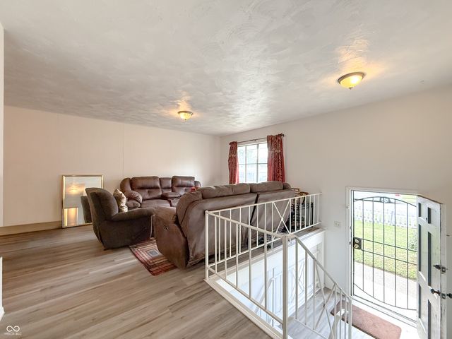 4107 Eisenhower Drive, Indianapolis, IN 46254