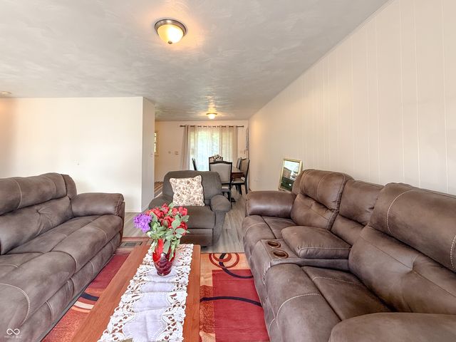 4107 Eisenhower Drive, Indianapolis, IN 46254