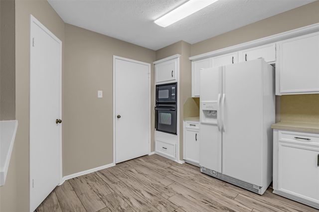 11827 Brook Meadows Lane, Meadows Place, TX 77477