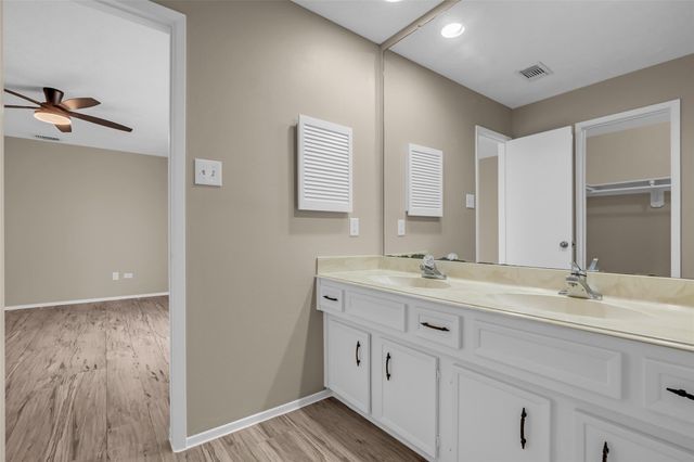 11827 Brook Meadows Lane, Meadows Place, TX 77477