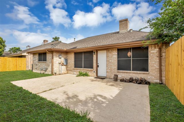 11827 Brook Meadows Lane, Meadows Place, TX 77477