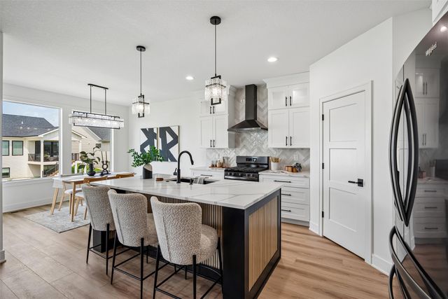 17317 Brookview Drive, Urbandale, IA 50323