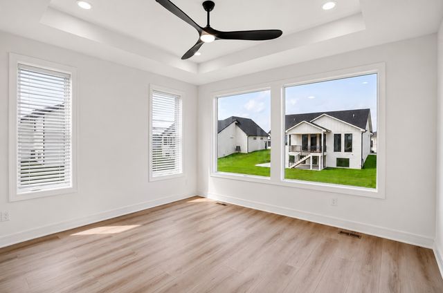 17317 Brookview Drive, Urbandale, IA 50323