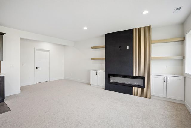 17317 Brookview Drive, Urbandale, IA 50323