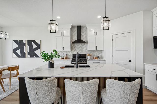 17317 Brookview Drive, Urbandale, IA 50323