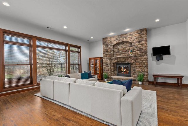 2730 E APPLE HILL BOULEVARD, Appleton, WI 54913