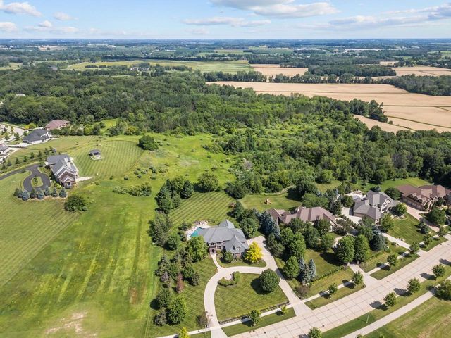 2730 E APPLE HILL BOULEVARD, Appleton, WI 54913