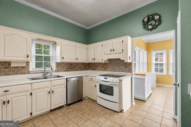 6689 Chriswood Drive, Macon, GA 31216