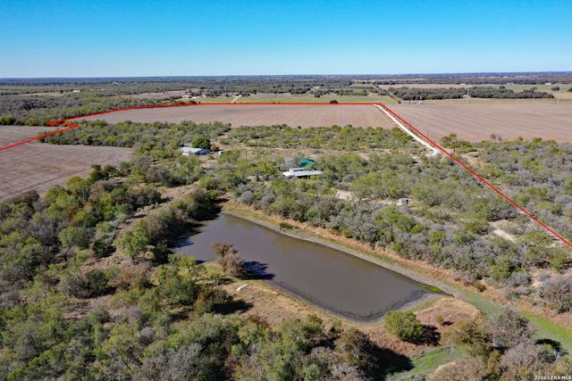 1529 County Road 4513, Hondo, TX 78861