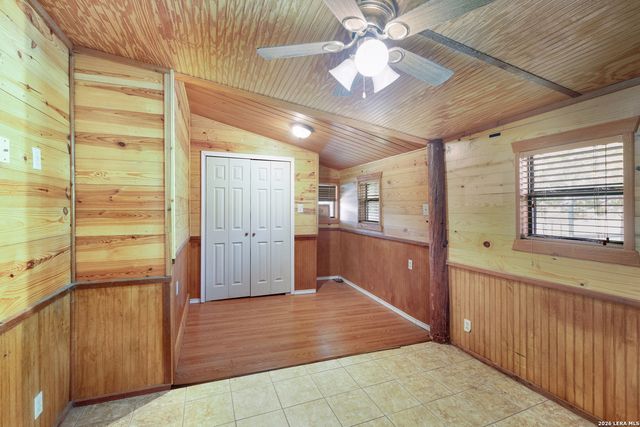 1529 County Road 4513, Hondo, TX 78861