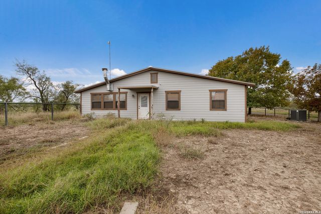 1529 County Road 4513, Hondo, TX 78861