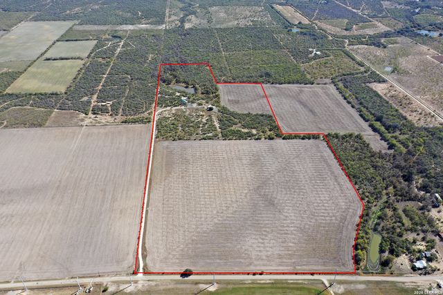 1529 County Road 4513, Hondo, TX 78861