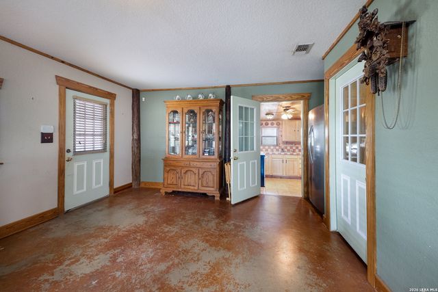 1529 County Road 4513, Hondo, TX 78861