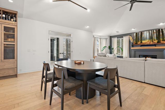 5200 Malibu Drive, Edina, MN 55436