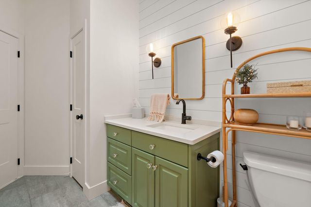 5200 Malibu Drive, Edina, MN 55436