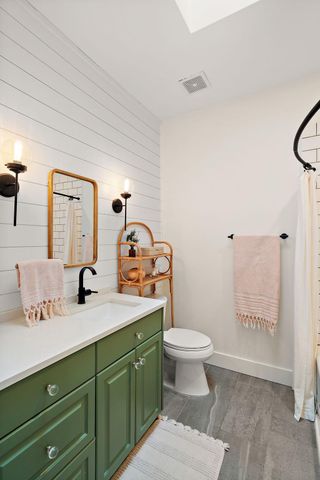 5200 Malibu Drive, Edina, MN 55436