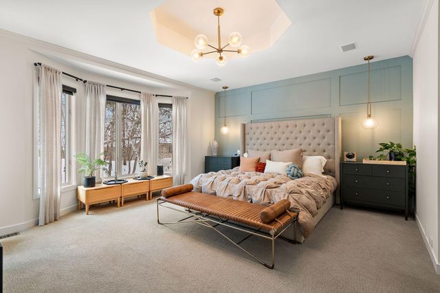 5200 Malibu Drive, Edina, MN 55436