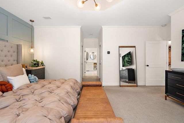 5200 Malibu Drive, Edina, MN 55436