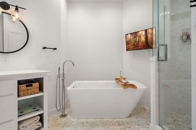 5200 Malibu Drive, Edina, MN 55436