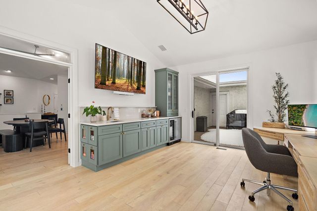 5200 Malibu Drive, Edina, MN 55436