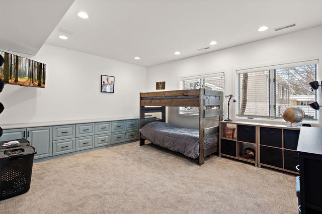 5200 Malibu Drive, Edina, MN 55436