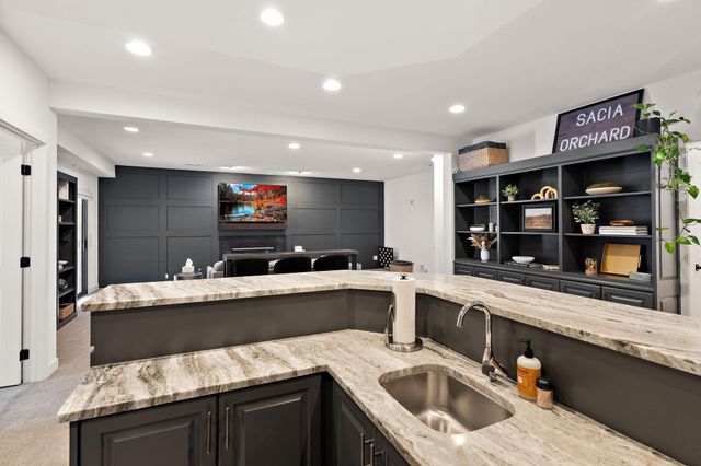 5200 Malibu Drive, Edina, MN 55436