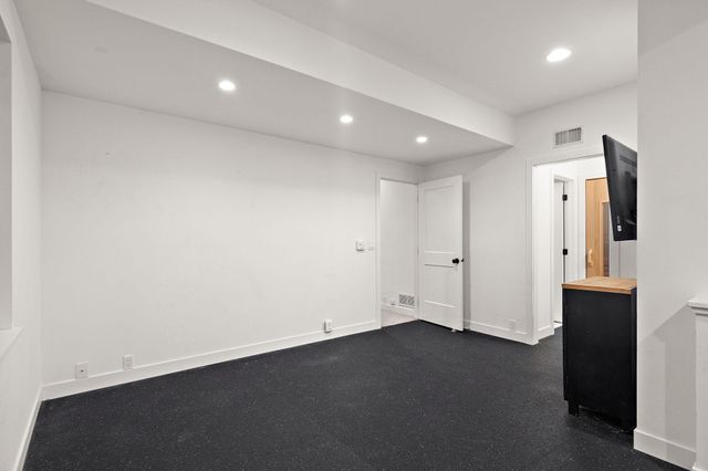 5200 Malibu Drive, Edina, MN 55436