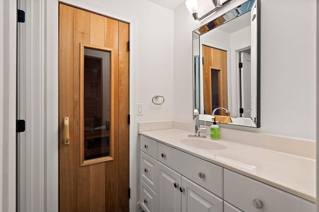 5200 Malibu Drive, Edina, MN 55436