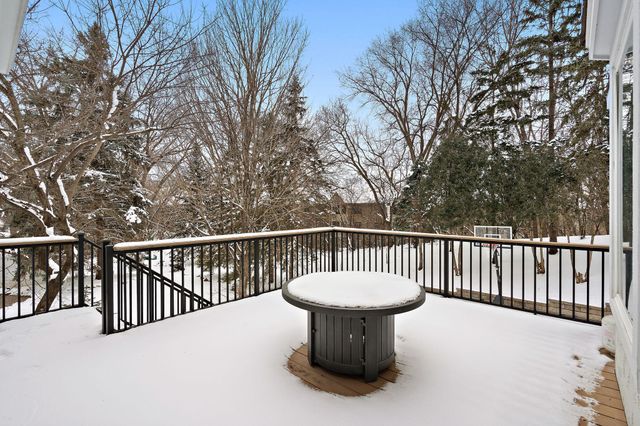 5200 Malibu Drive, Edina, MN 55436