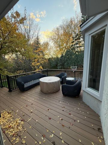 5200 Malibu Drive, Edina, MN 55436