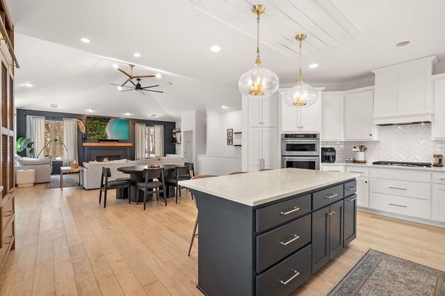 5200 Malibu Drive, Edina, MN 55436