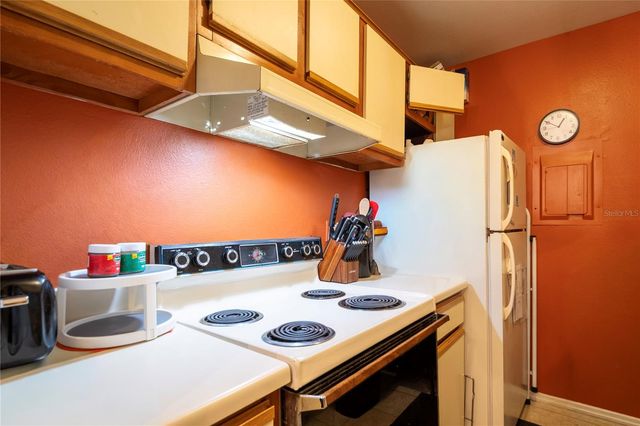 1400 GANDY BOULEVARD N 1111, St Petersburg, FL 33702