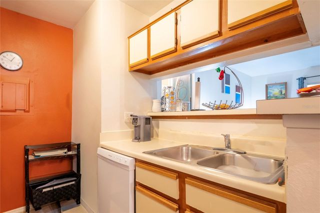 1400 GANDY BOULEVARD N 1111, St Petersburg, FL 33702