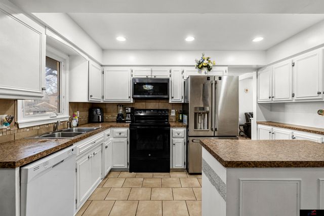 2517 South 167th Street, Omaha, NE 68130