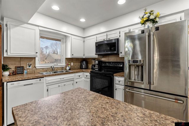 2517 South 167th Street, Omaha, NE 68130