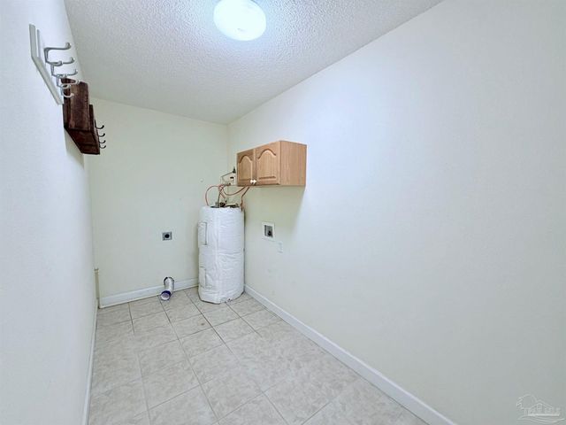 6277 Pansy Dr, Milton, FL 32570