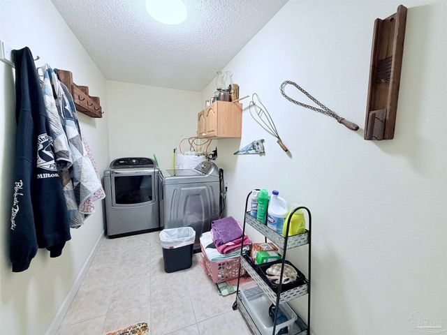 6277 Pansy Dr, Milton, FL 32570