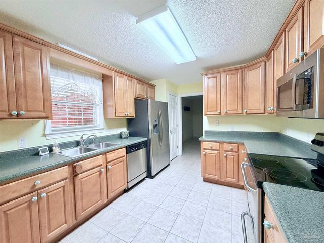 6277 Pansy Dr, Milton, FL 32570