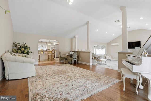 211 LINCOLN HWY, Fairless Hills, PA 19030